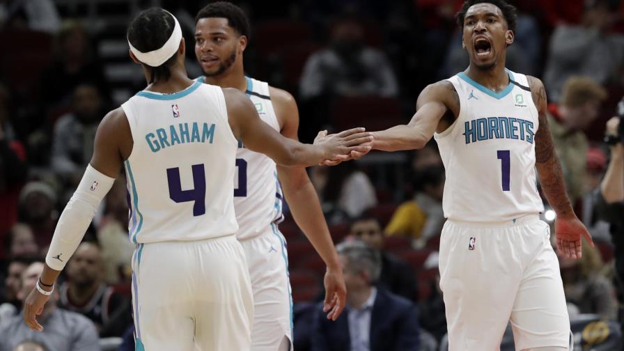 Monk y Bridges guían a Hornets a triunfo ante Bulls Monk y Bridges guían a Hornets a triunfo ante Bulls