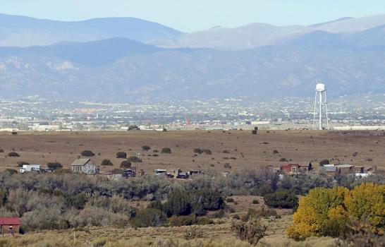 Comisario: Arma disparada por Baldwin mata a cinefotógrafa