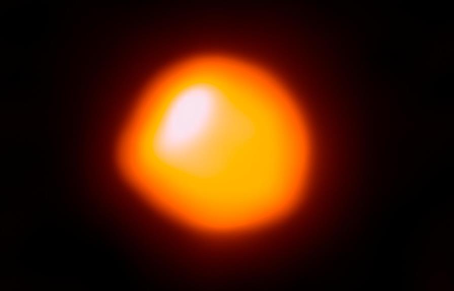 Una estrella se está comportando de manera extraña y científicos creen que podría explotar