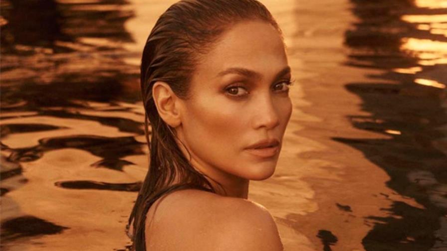 Así es la rutina de limpieza de JLo con su nueva línea de belleza JLo Beauty