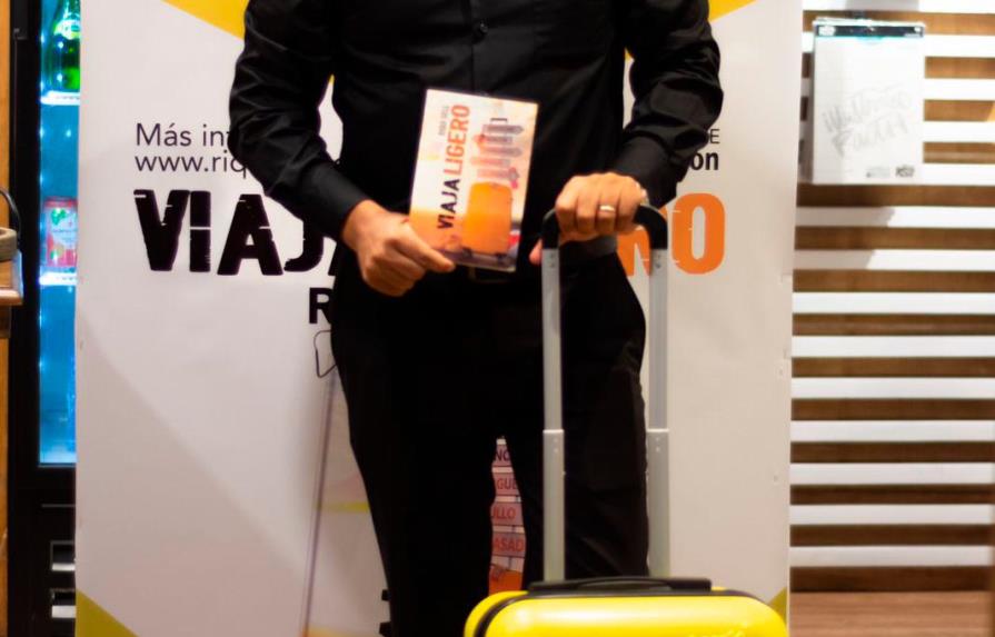 Presentan libro “Viaja Ligero” de la autoría de Riqui Gell