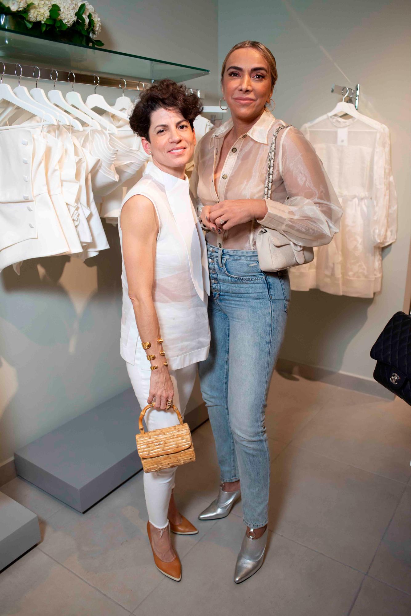 Julissa Barrientos y Annie Canaán.