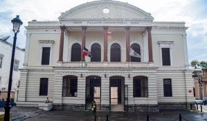 Filtraciones afectan Palacio Consistorial de Santiago