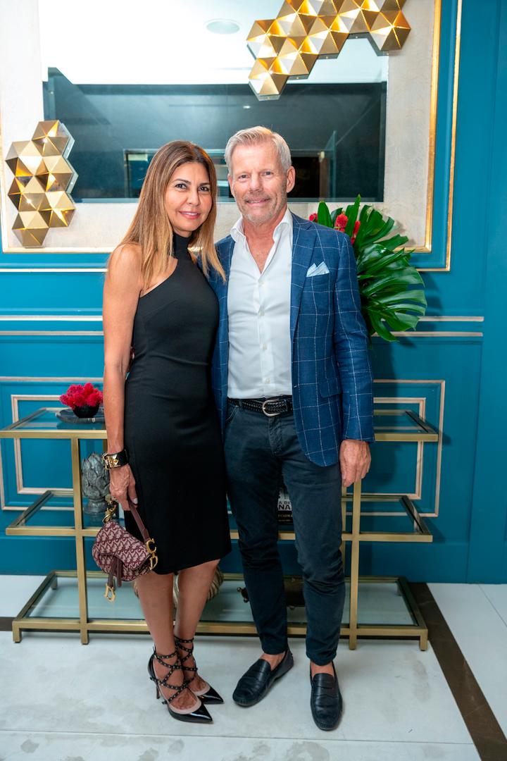 Yudelka Checo y Hugo Sluimer.