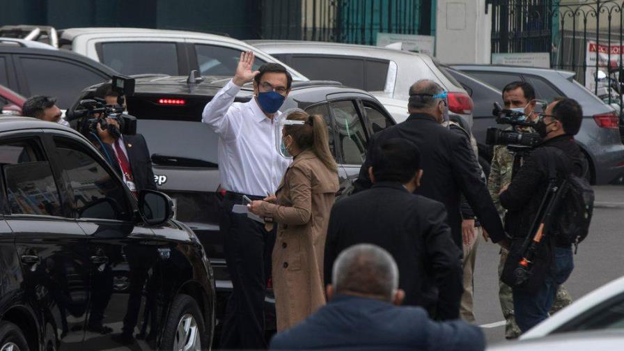 Presidente de Perú se disculpa durante proceso de vacancia