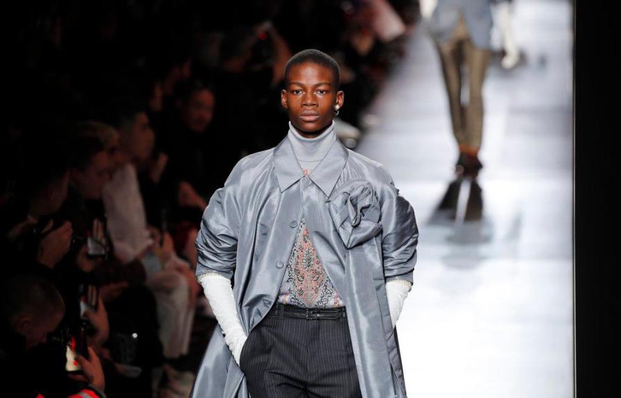 Dior causa revuelo con su colección para caballeros en París 