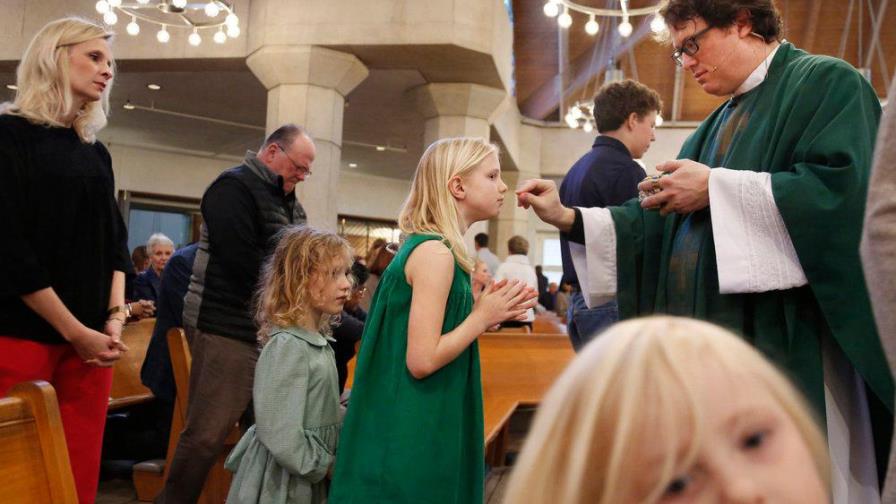 Padre Josh, la historia de un cura católico casado