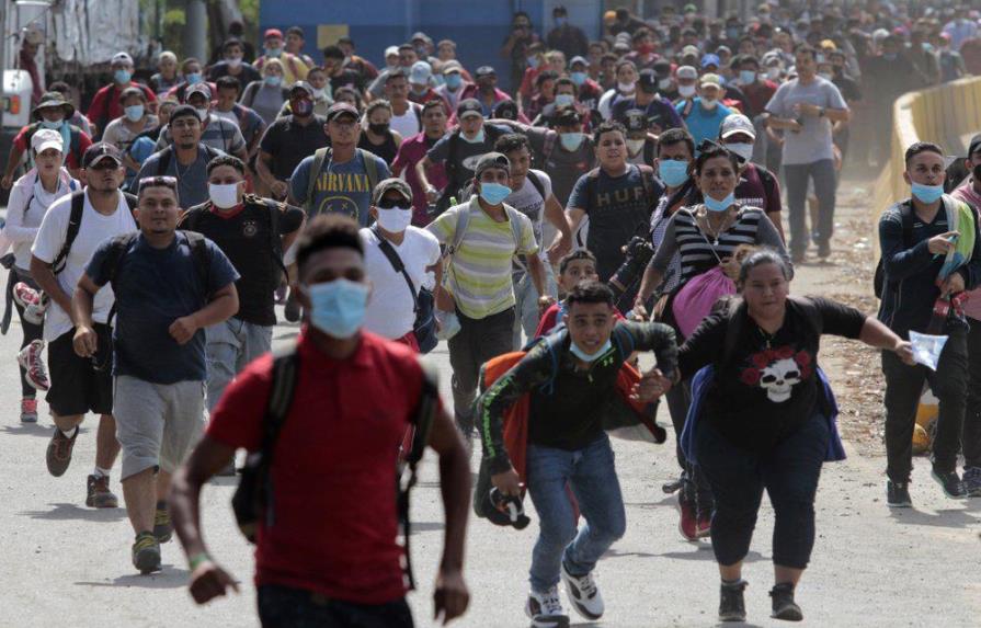 Presidente guatemalteco ordena capturar a migrantes hondureños 