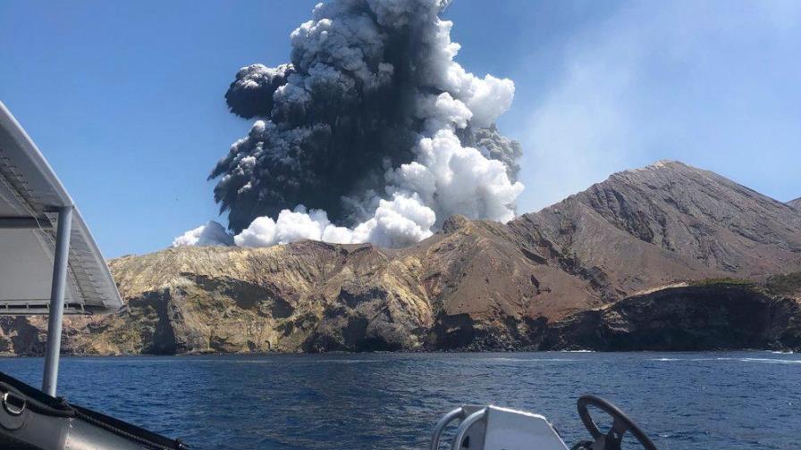 Se eleva cifra de muertos a 16 por erupción en Nueva Zelanda