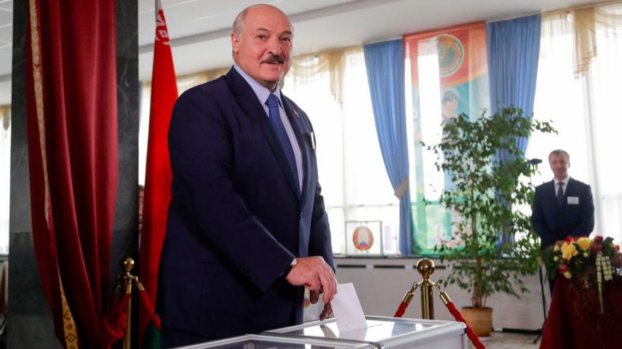 El presidente bielorruso se reunirá con Putin el lunes en Rusia