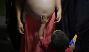 ¿Cómo es esperar un primer bebé en una Venezuela en crisis?