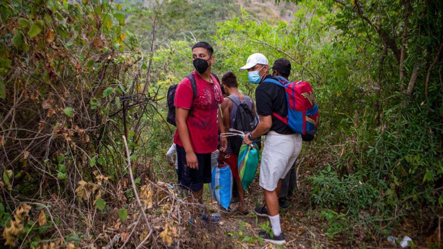 Se disuelve caravana de migrantes hondureños en Guatemala