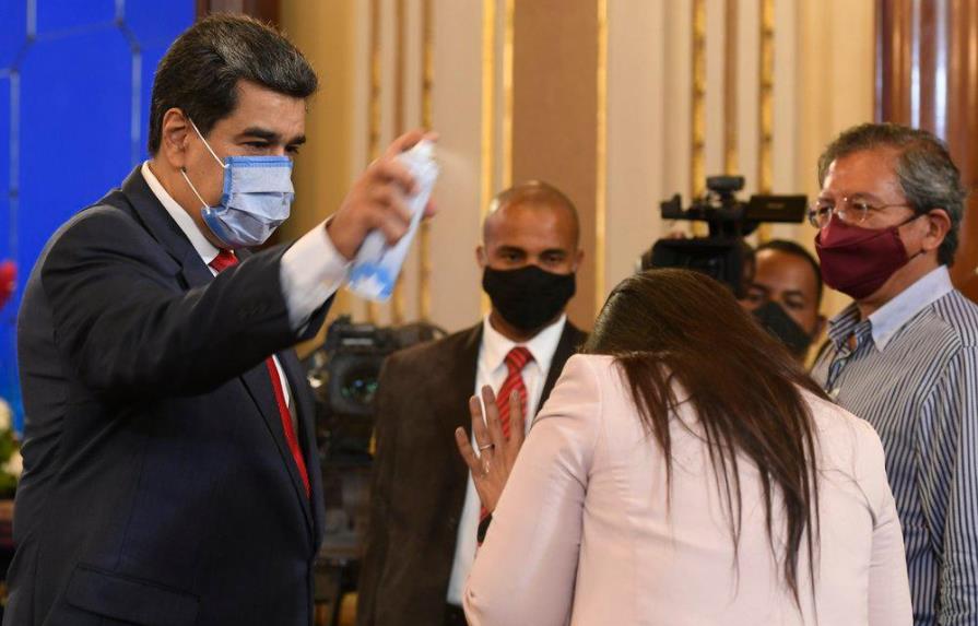 Conflicto político complica llegada de vacunas a Venezuela