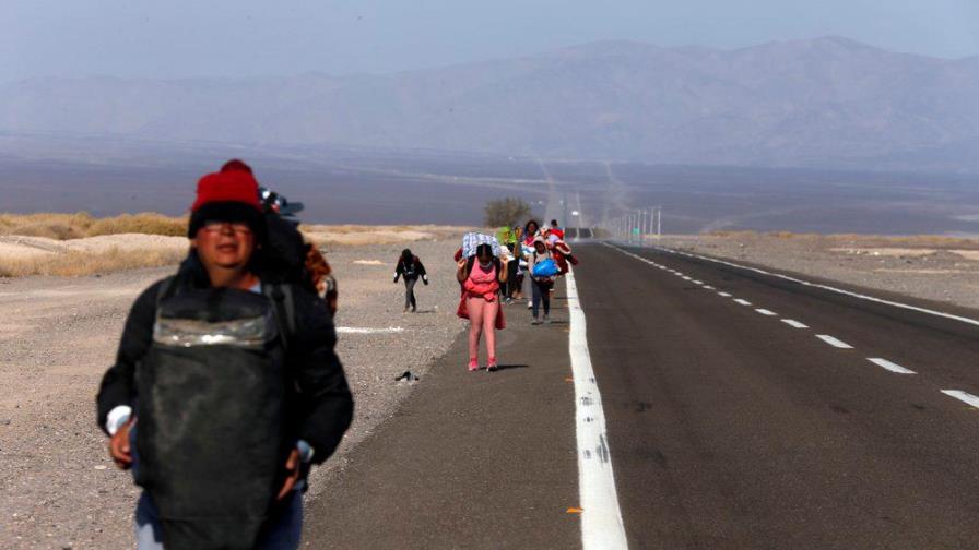 Chile expulsará 100 migrantes ante crisis humanitaria