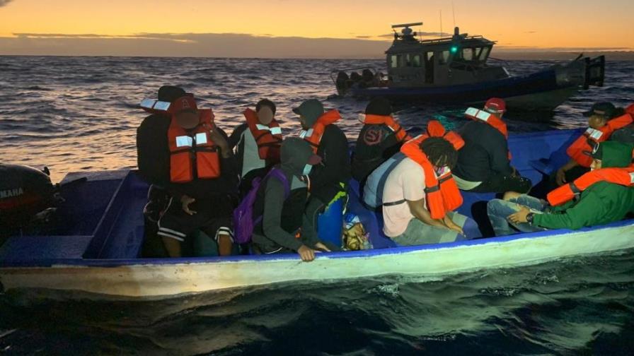 Repatrian a 15 indocumentados dominicanos tras tratar de entrar a Puerto Rico Repatrian a 15 indocumentados dominicanos tras tratar de entrar a Puerto Rico