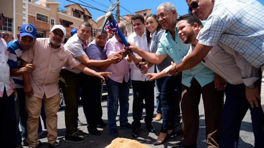 Vecinos de Arroyo Hondo felices por inicio de trabajos que solucionarán drenaje pluvial 