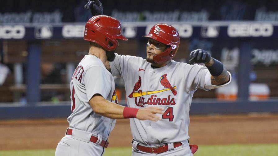 Con garrotazos de Molina y Carlson Cardenales se imponen