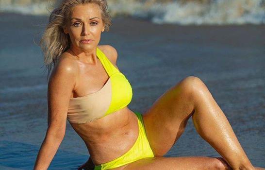 Modelo de 56 años y 1,60 metros debuta en Sports Illustrated