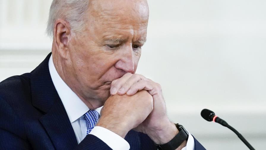 Cae la popularidad de Joe Biden, revela encuesta de la AP