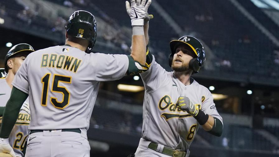 Atléticos remontan déficit de cinco carreras ante Diamondbacks