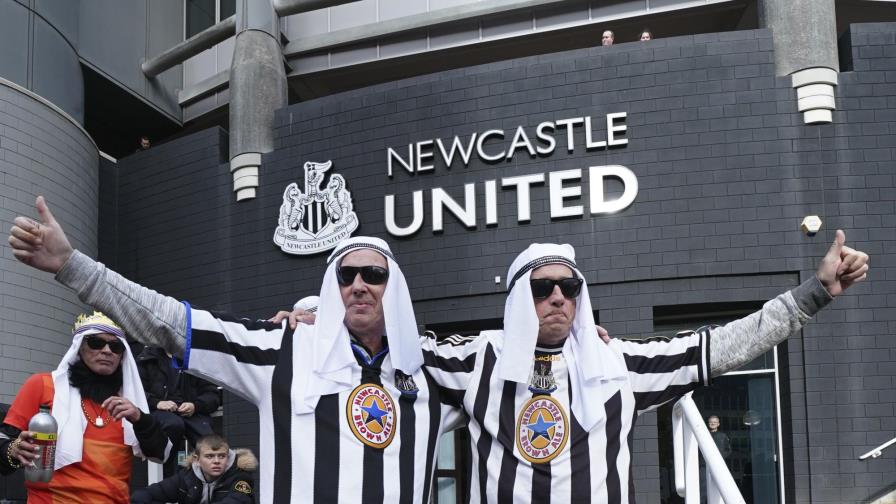 Piden a hinchas de Newcastle que no se disfracen de árabes Piden a hinchas de Newcastle que no se disfracen de árabes