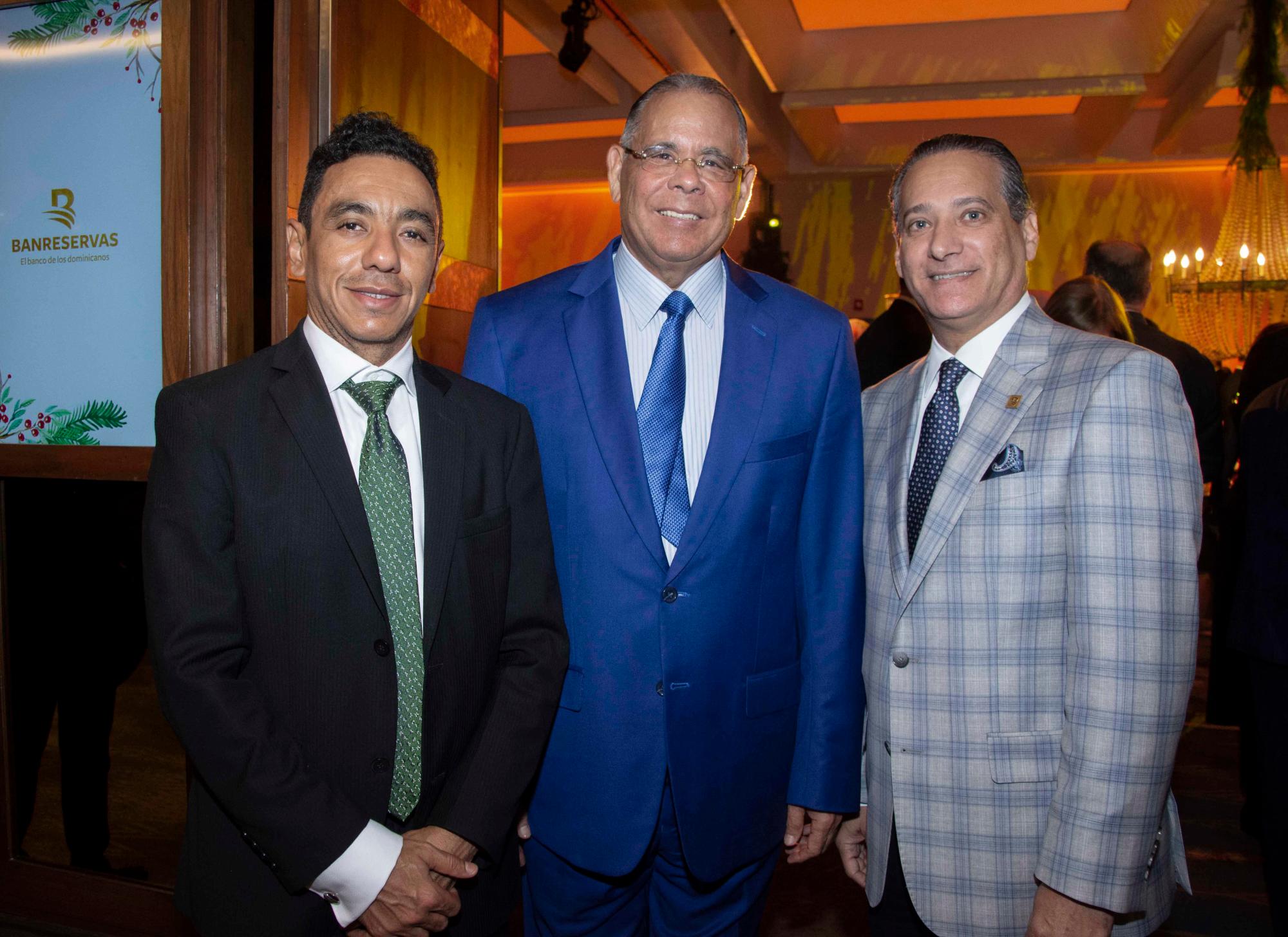 Luis Bodega, Juan Ramón Gómez Díaz y Rienzi Pared Pérez. 