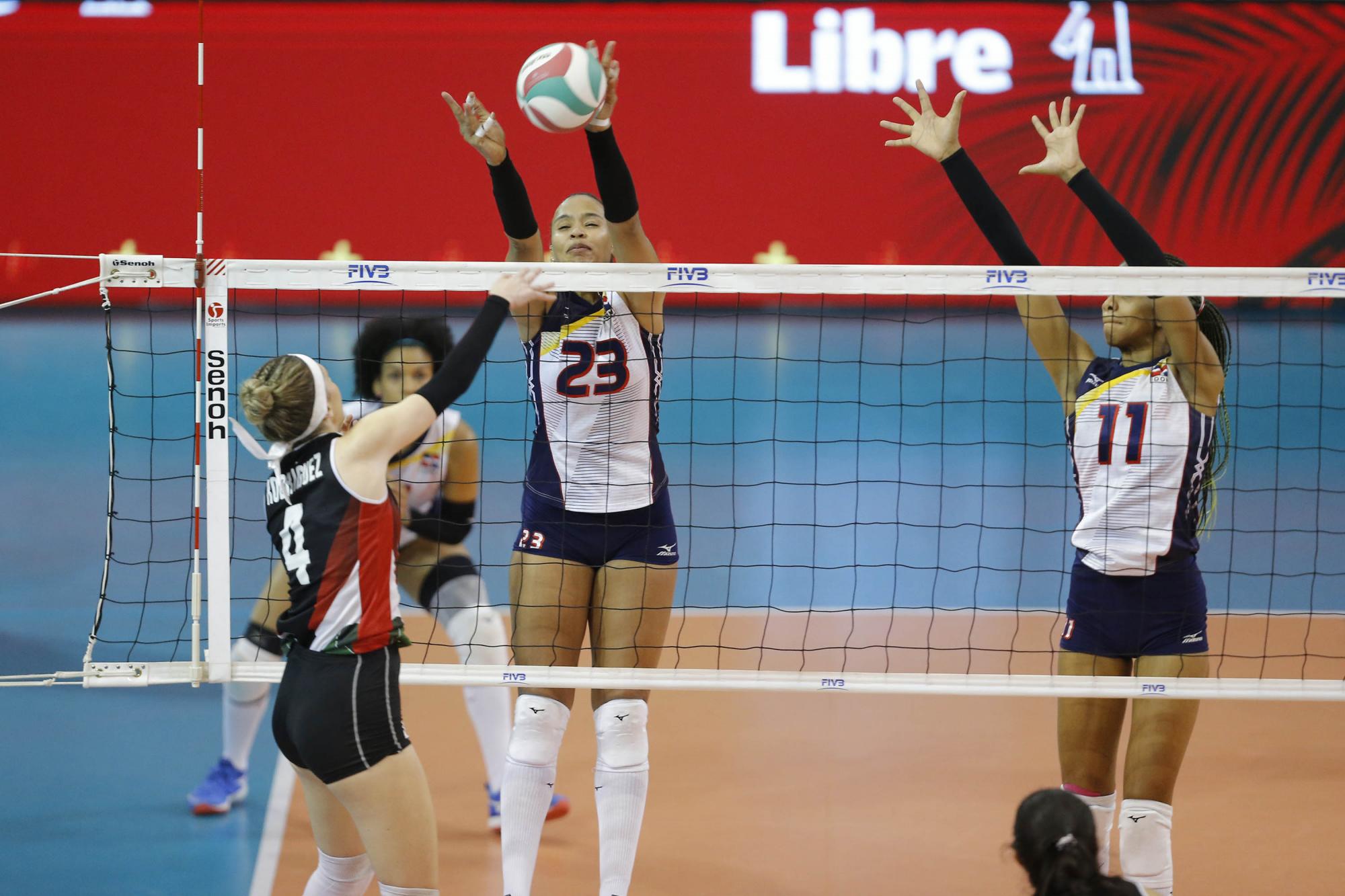 La defensa de la selección dominicana se mantuvo fuerte a lo largo del evento (Foto: Nelson Pulido / Reinas del Caribe)