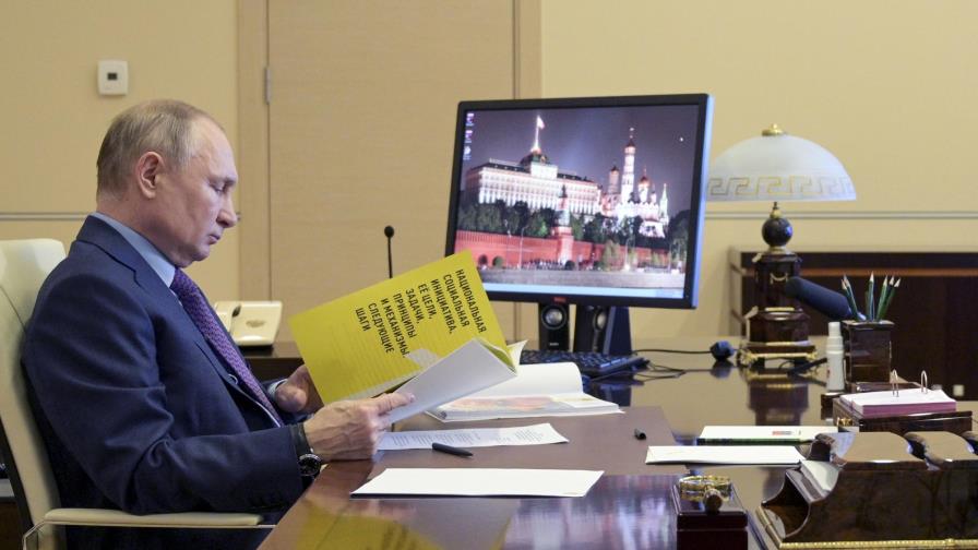 EEUU expulsa a diplomáticos rusos e impone otras sanciones