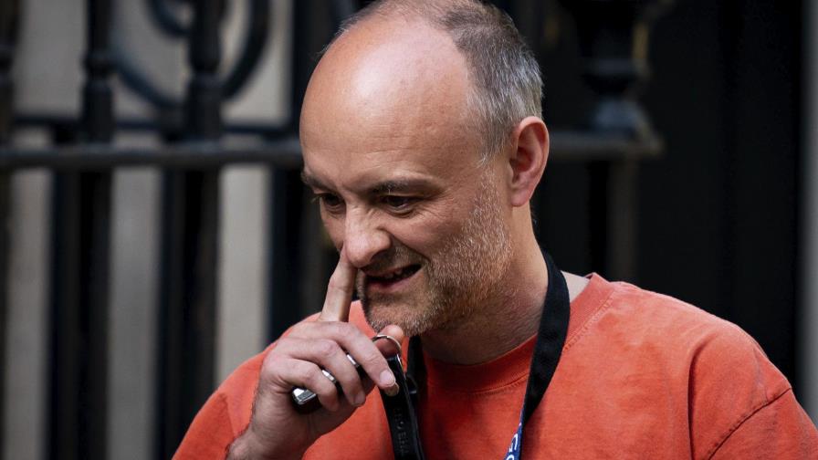 Crece indignación tras asesor de primer ministro británico violar cuarentena Crece indignación tras asesor de primer ministro británico violar cuarentena
