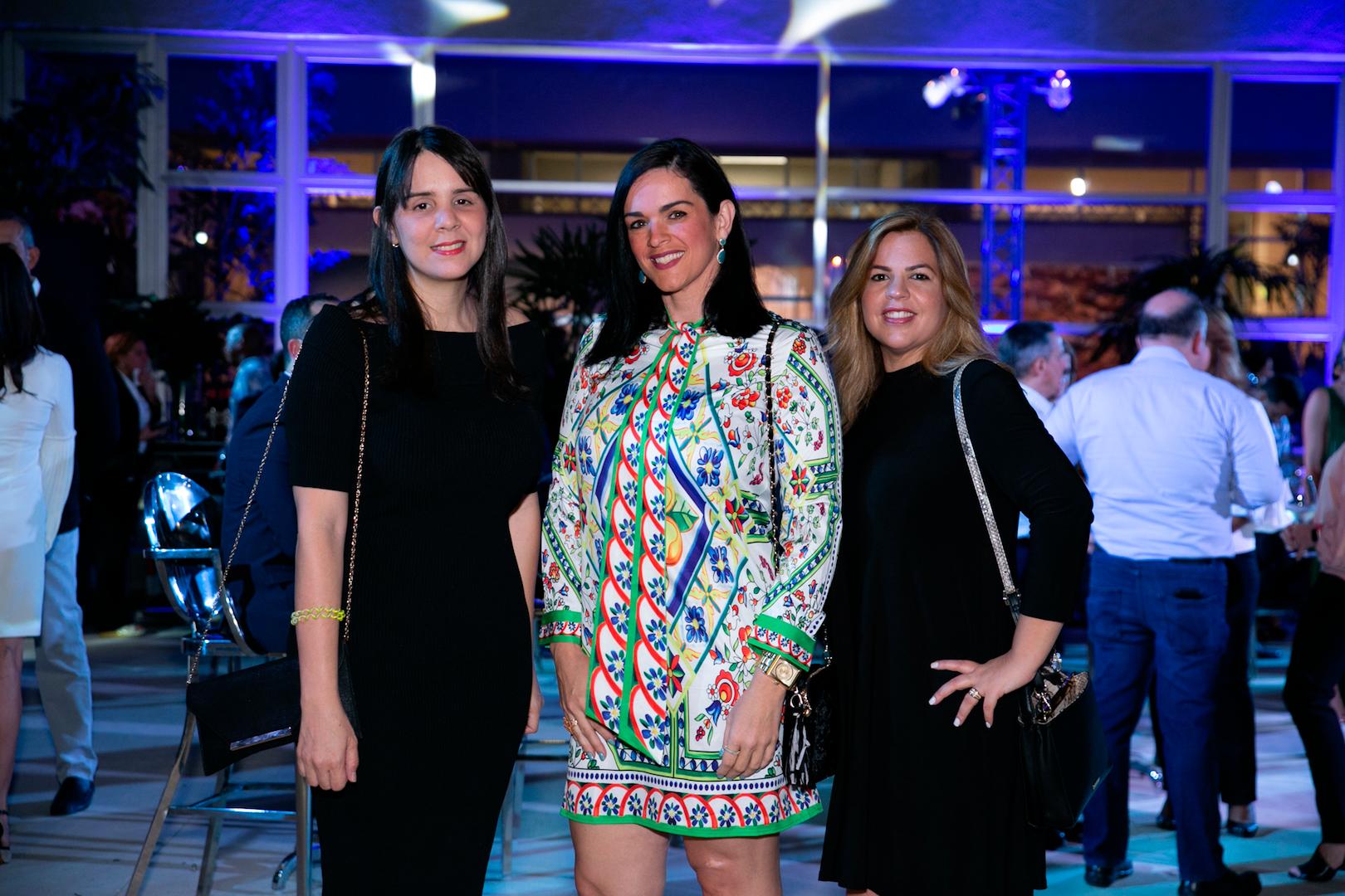 Carolina Azar, Ivonne Calderón y Neyleen Lluberes.
