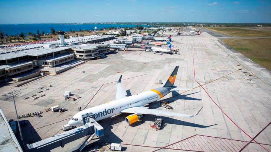 Vuelos entre RD-EEUU se mantienen programados; alerta de viaje no los restringe