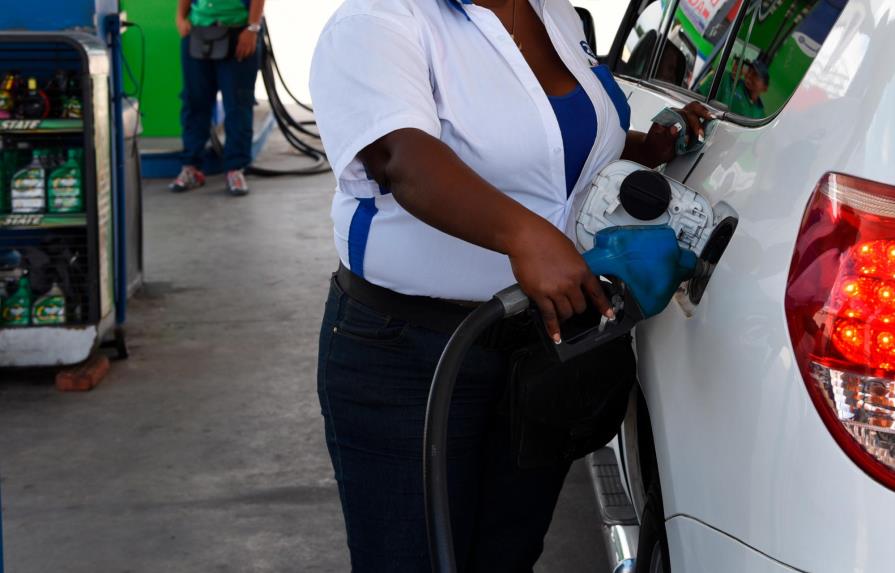 Bajan gas y gasolina; precios de los demás combustibles aumentan 