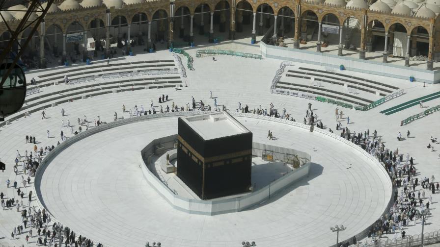 Arabia Saudí limita viajes por el virus, que golpea mercados Arabia Saudí limita viajes por el virus, que golpea mercados