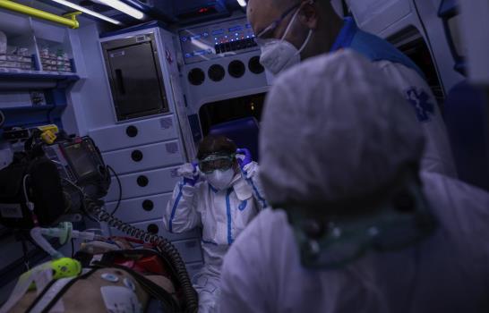 AP FOTOS: Equipos de urgencias temen un rebrote en España