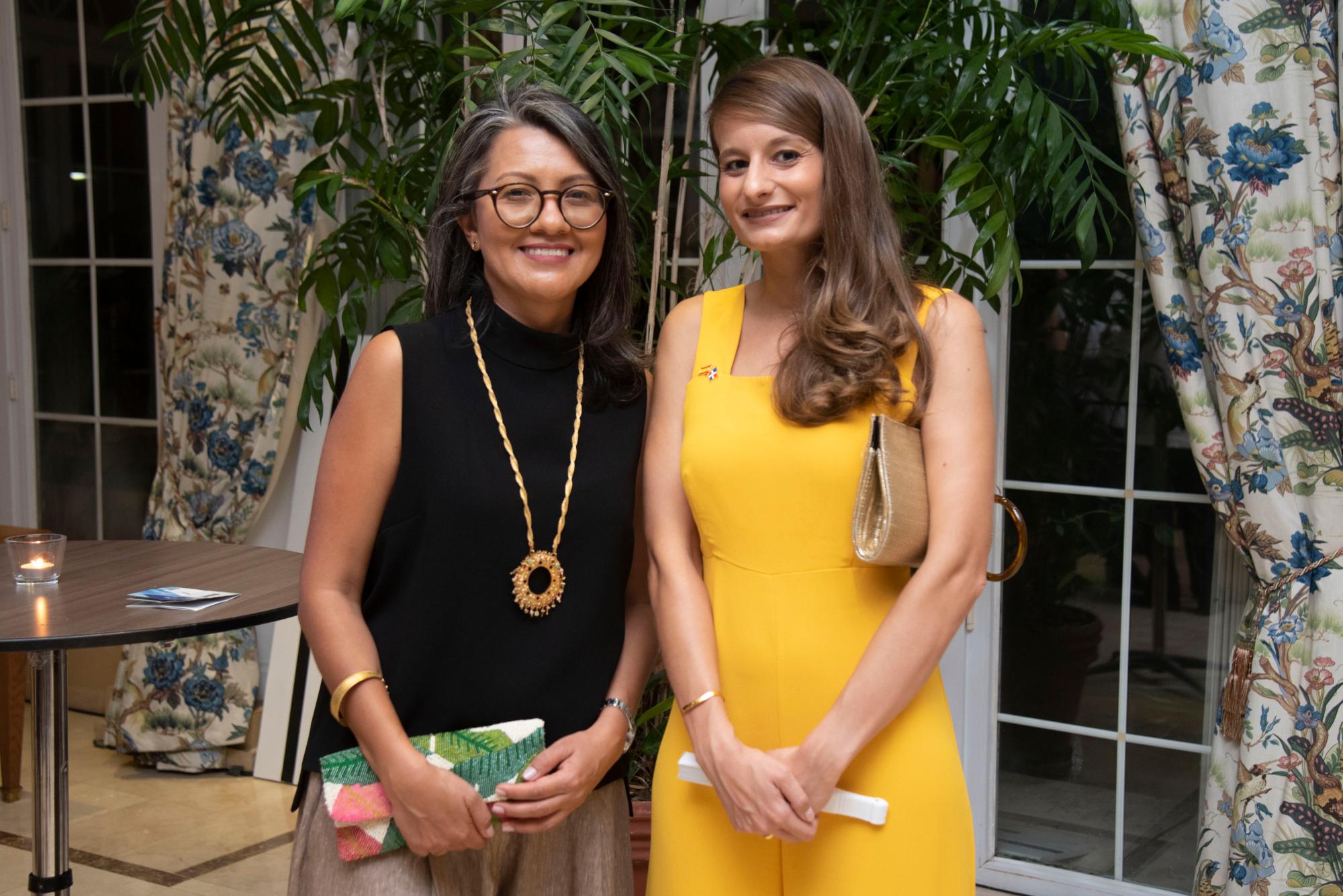 Blanca Camapho y Clara Fernandez.