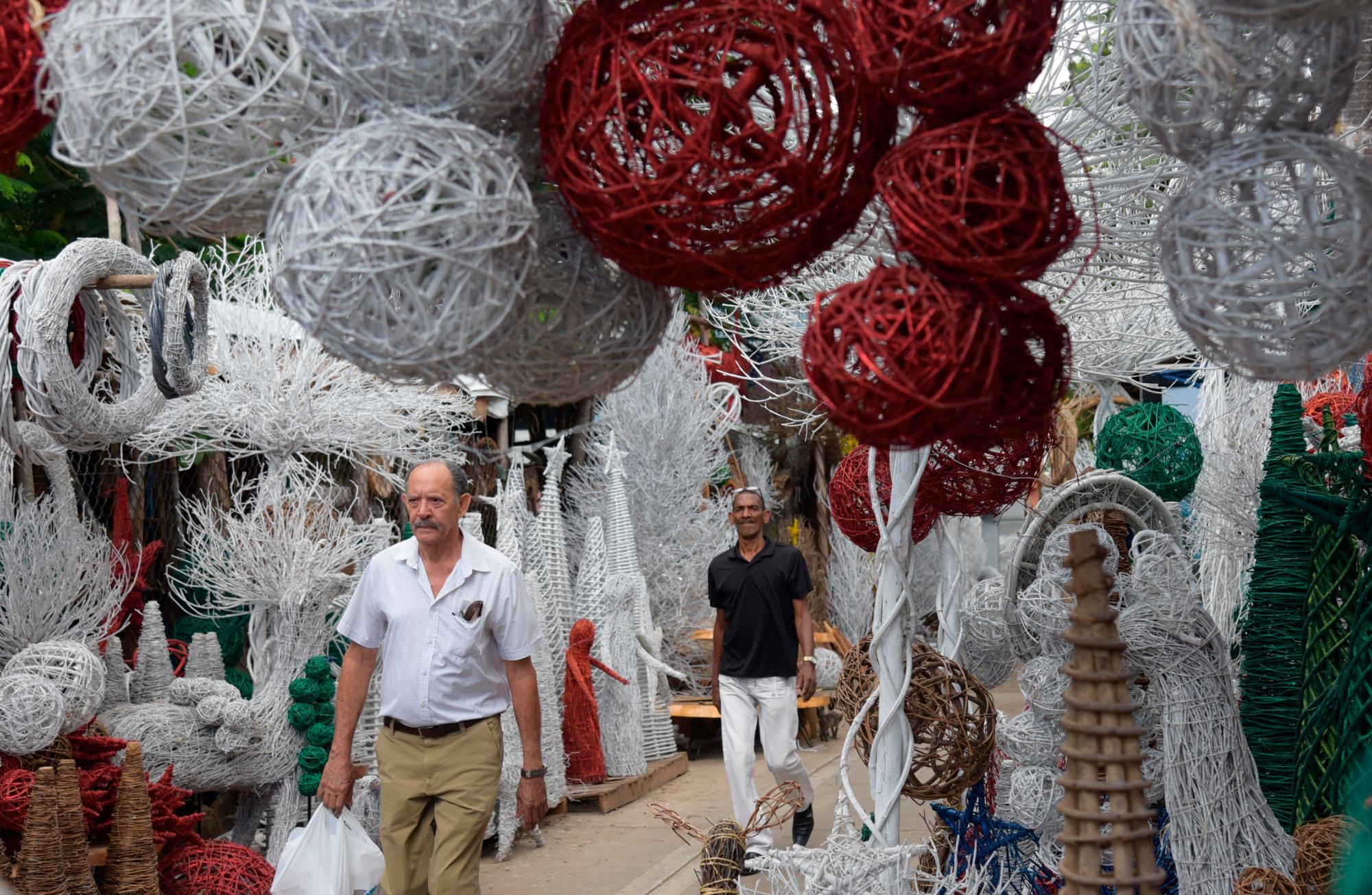 Los charamicos son demandados tanto para decorar hogares como empresas.
