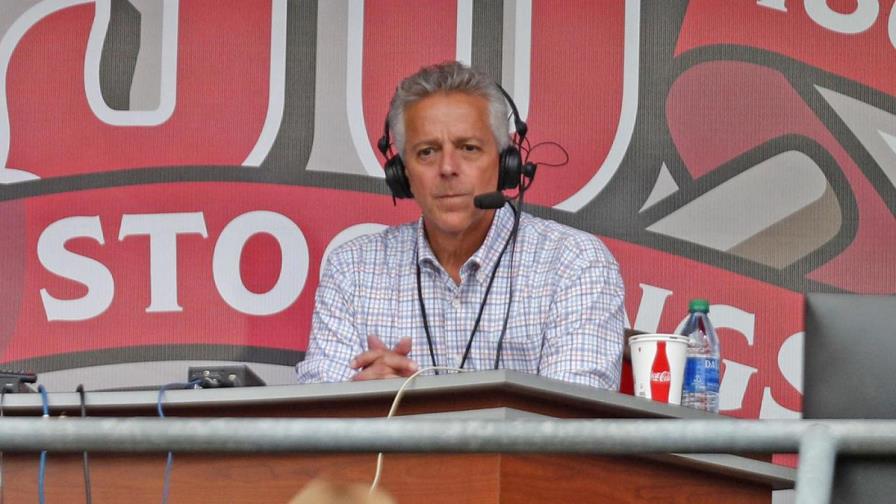 Cincinnati suspende a locutor  Brennaman tras insulto