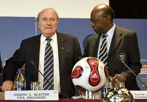 Reporte policial revela mal manejo de Blatter en contrato TV