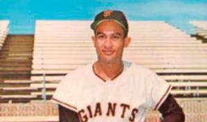 Luis Lora, 5 hits a 5 pitchers diferentes