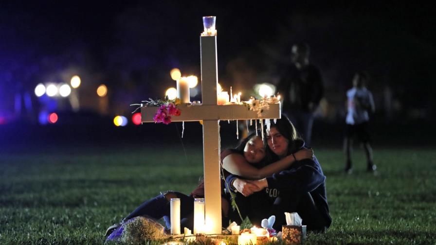 EEUU conmemora aniversario de masacre en escuela de Parkland