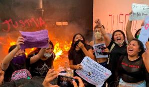 Investigan a polic&iacute;a de Canc&uacute;n por disparos durante protesta