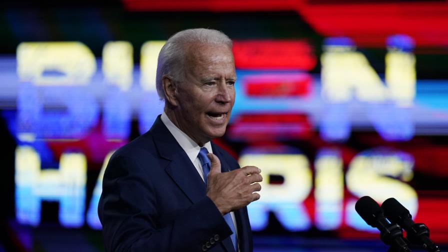 Biden se reúne con la familia de Blake en viaje a Wisconsin