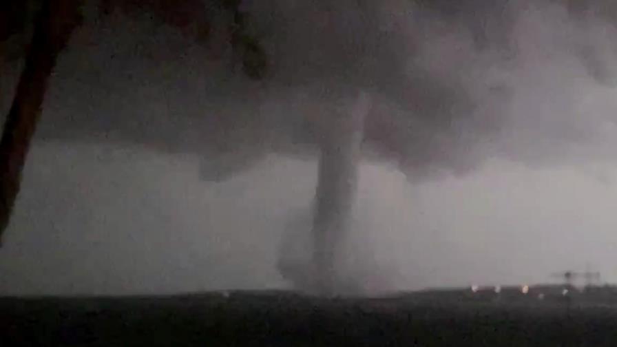 Tornado causa graves daños en zona de Dallas
