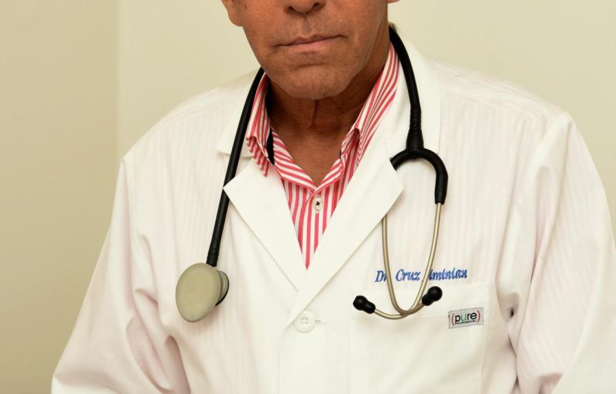 En estado muy delicado el doctor Cruz Jiminián; ministro de Salud Pública informa que tiene COVID-19