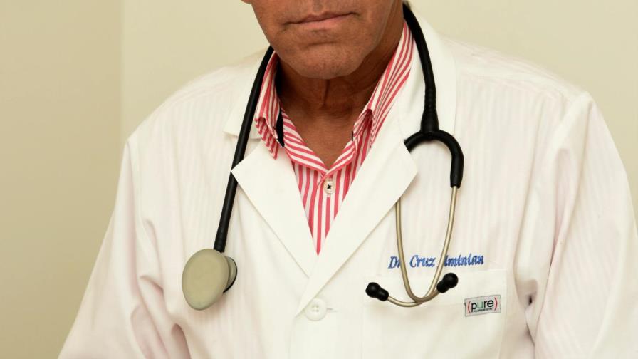 En estado muy delicado el doctor Cruz Jiminián; ministro de Salud Pública informa que tiene COVID-19