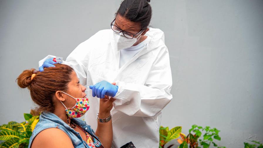 RD busca realizar secuenciación de PCR para detectar variantes del COVID-19