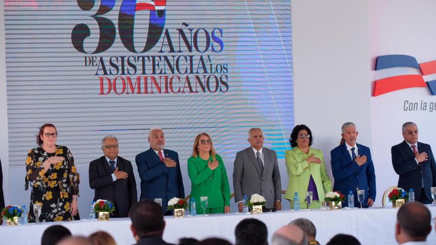 Plan Social se propone suministrar alimentos fijos a 100,000 familias pobres