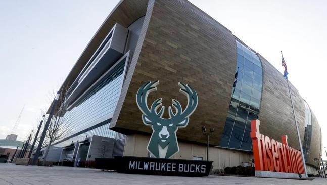 Bucks de Milwaukee cierran instalaciones de práctica por preocupación de virus 