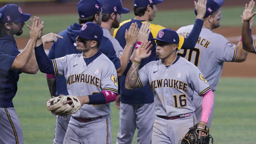 Taylor impulsa en la décima y Cerveceros vence a Marlins