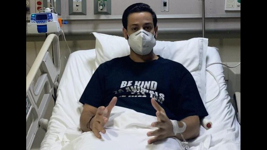 Youtuber Carlos Durán sale de cuidados intensivos y motiva a sus seguidores a ir a votar